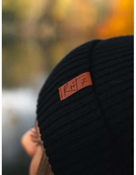 Czapka jesienna Jet Black, 100% Merino personalizowane - Root7