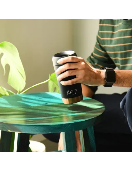 Travel cup VIP Black Split - stalowy, ceramiczny, z grawerem - Root7
